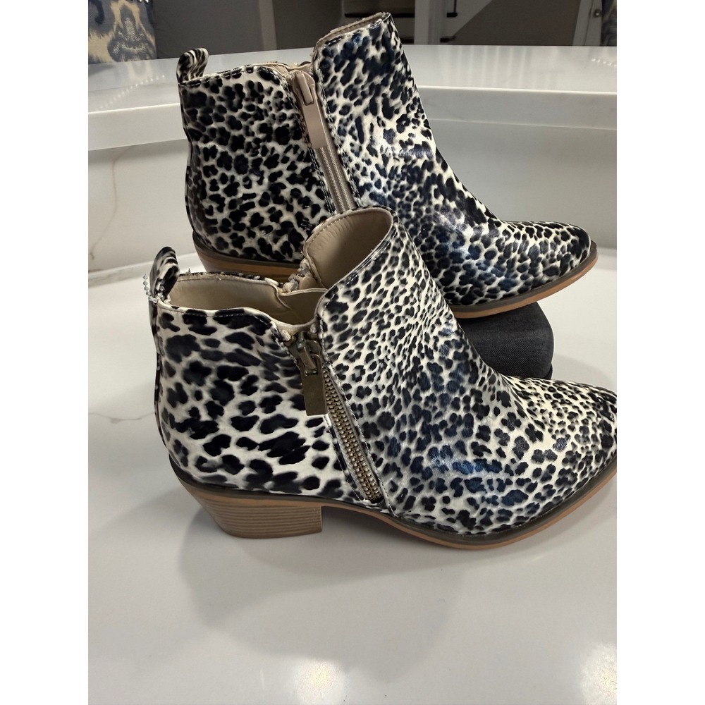 Qupid Womens Cheetah Print Ankle Booties Black White Block Heel Size 6 PO 002169
